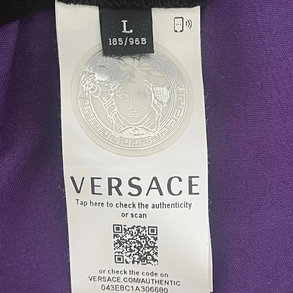 Versace Taylor Fit Black Medusa Logo T-Shirt Men's Large A87384 Made in Italy